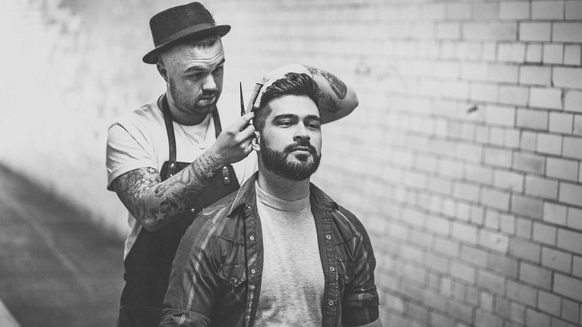 Some-Fashionably-Bright-Short-Haircuts-for-Men-on-expertview