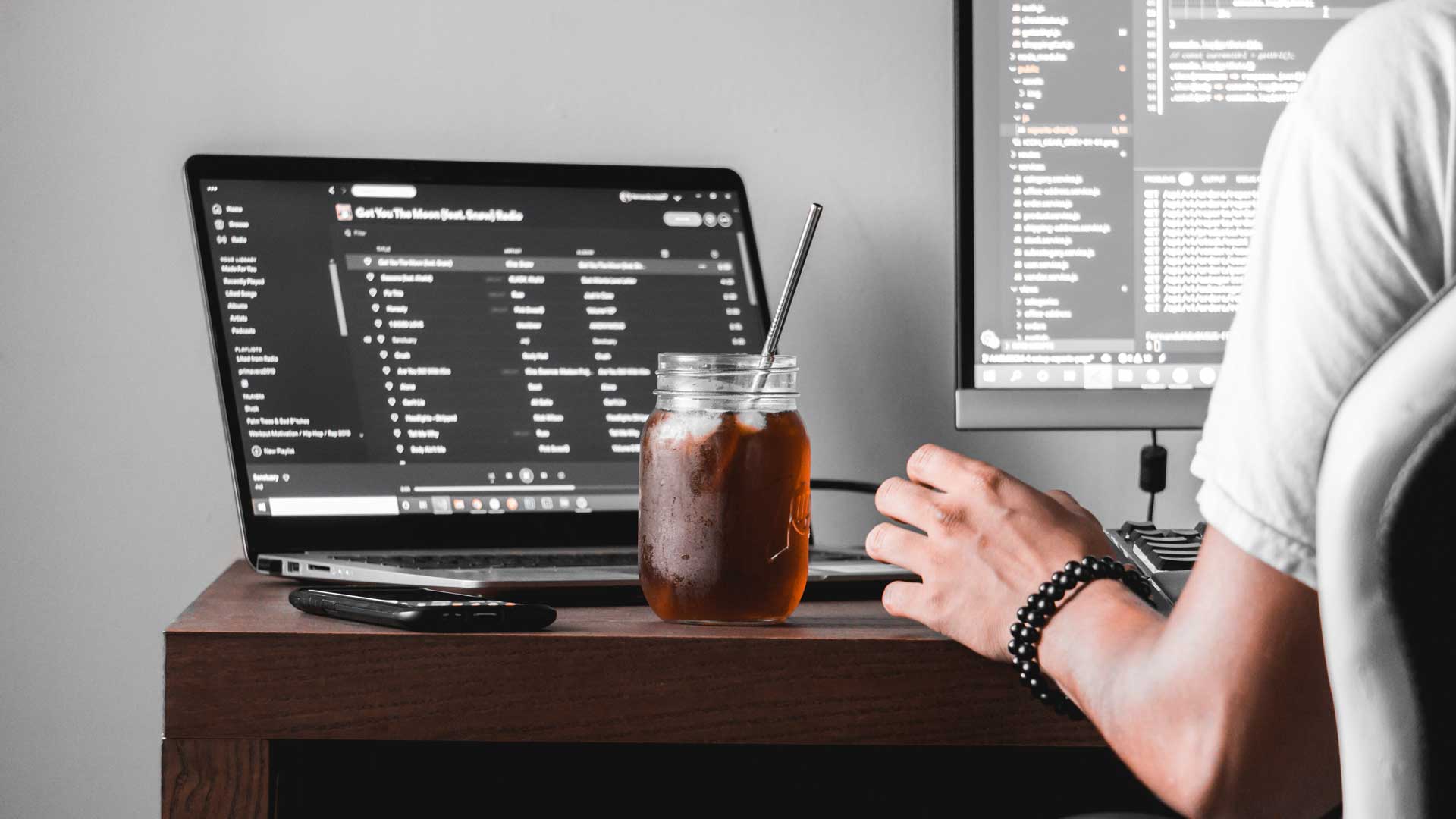 The-Drawbacks-of-Free-Website-&-Why-You-Should-Avoid-It-on-expertview-online