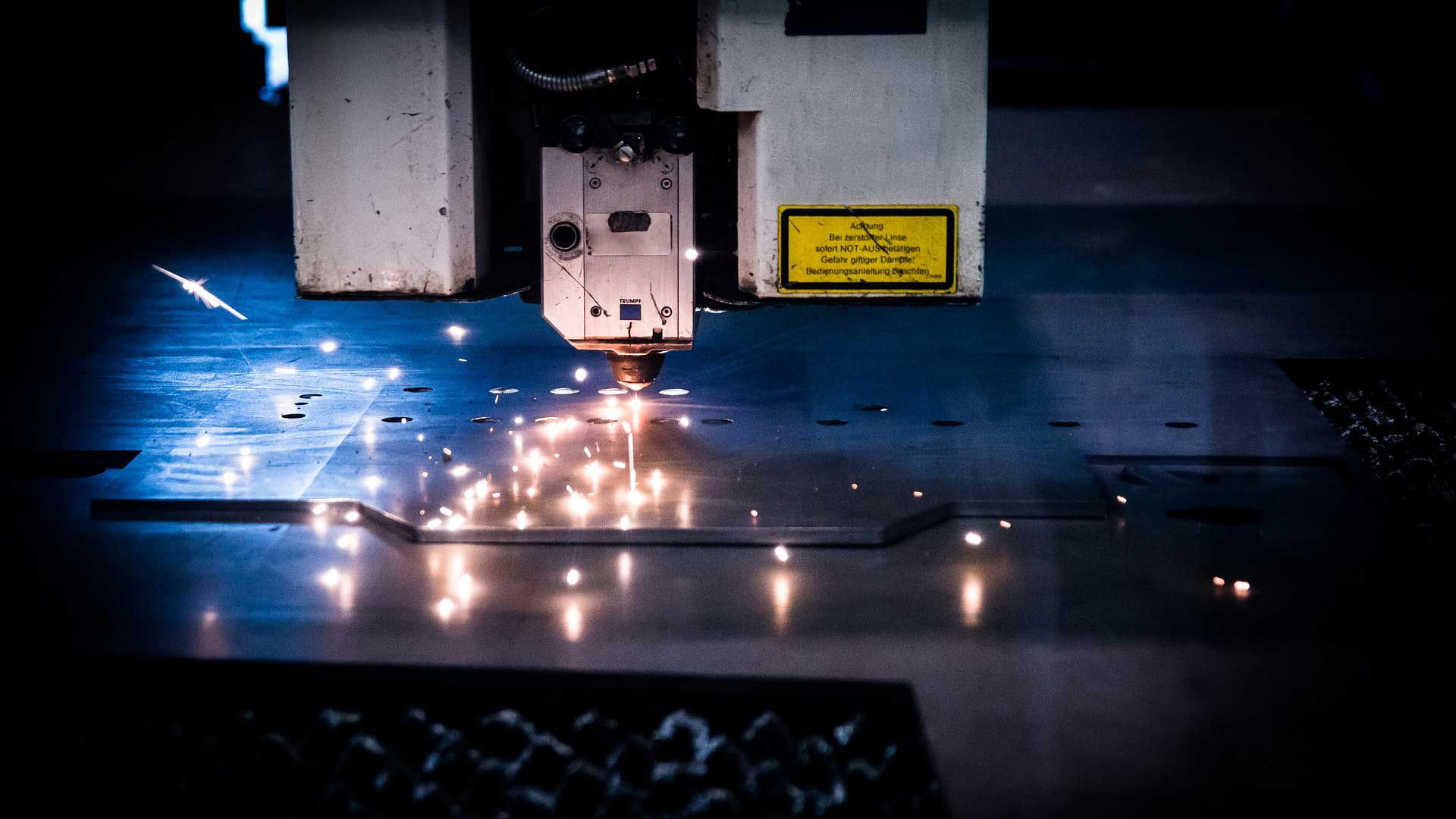Future-Trends-and-Applications-of-Laser-Technology-on-expertview-online