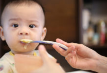 5-Ways-to-Encourage-Babies-to-Eat-on-Their-Own-on-expertview-online