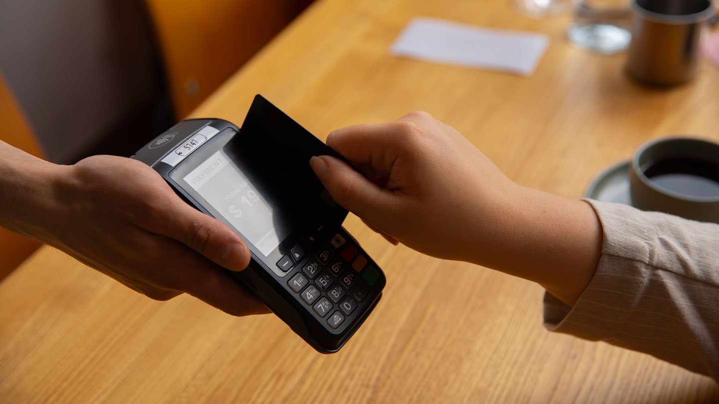 Pioneering-Contactless-And-NFC-Payment-Capabilities-With-ATM-on-expertview